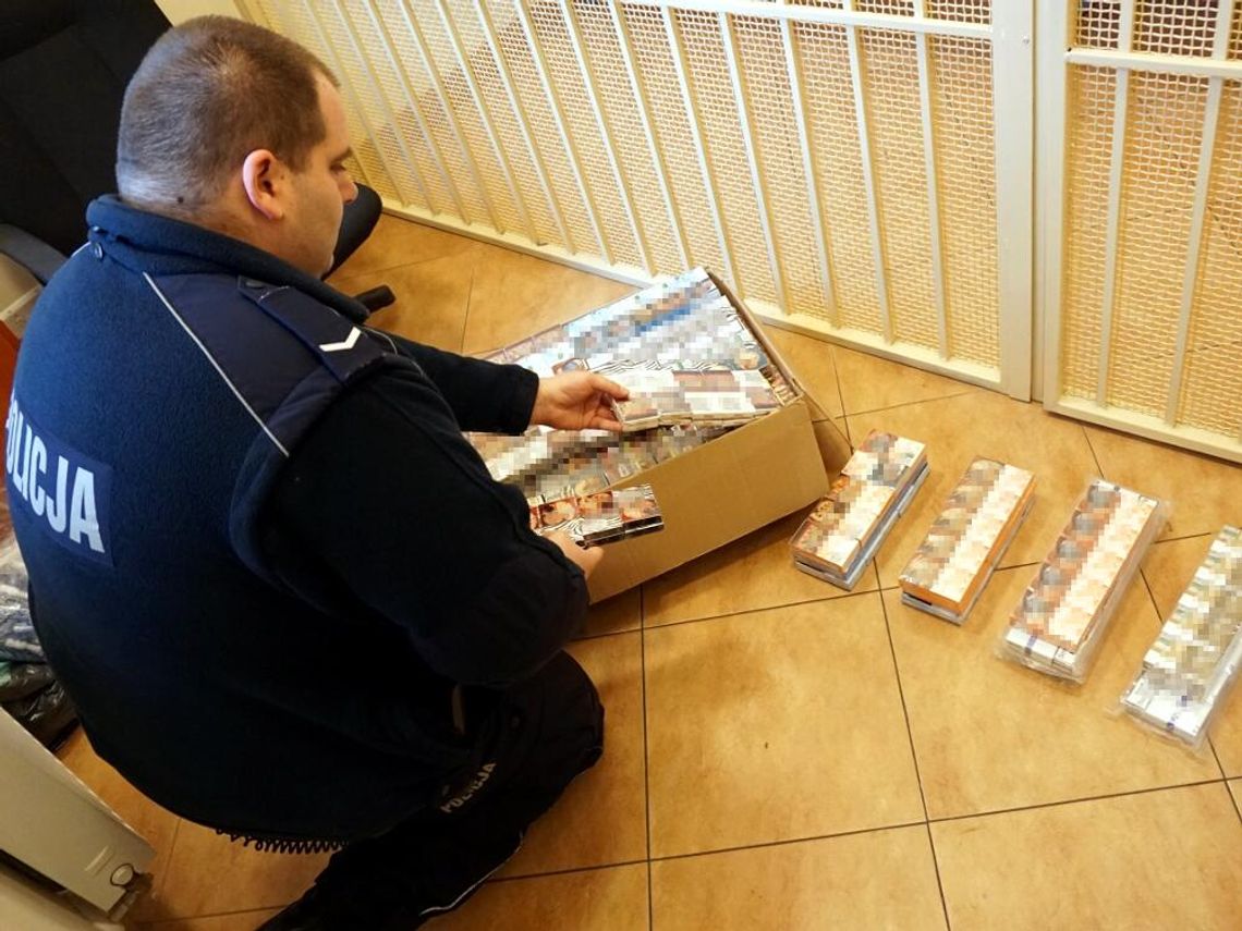 JABŁONNA. Policjanci skonfiskowali 766 paczek papierosów JABŁONNA. Policjanci skonfiskowali 766 paczek papierosów