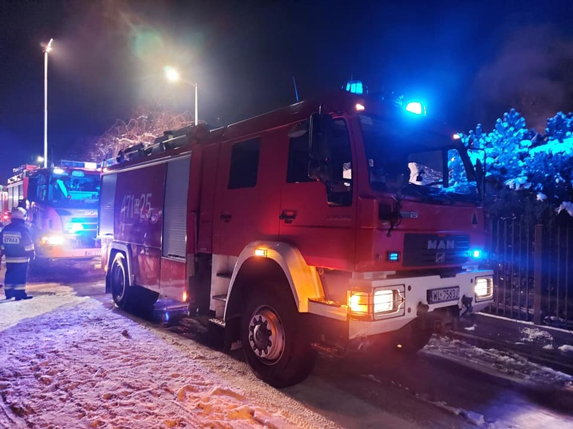 JABŁONNA. Pożar na Wrzosowej, zapalił się garaż