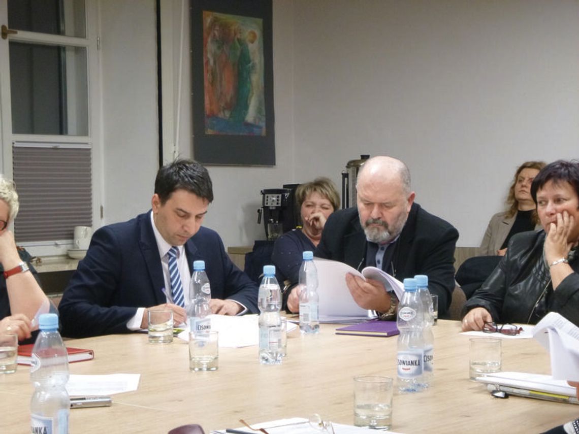 JABŁONNA. Problem z wprowadzeniem reformy oświaty JABŁONNA. Problem z wprowadzeniem reformy oświaty