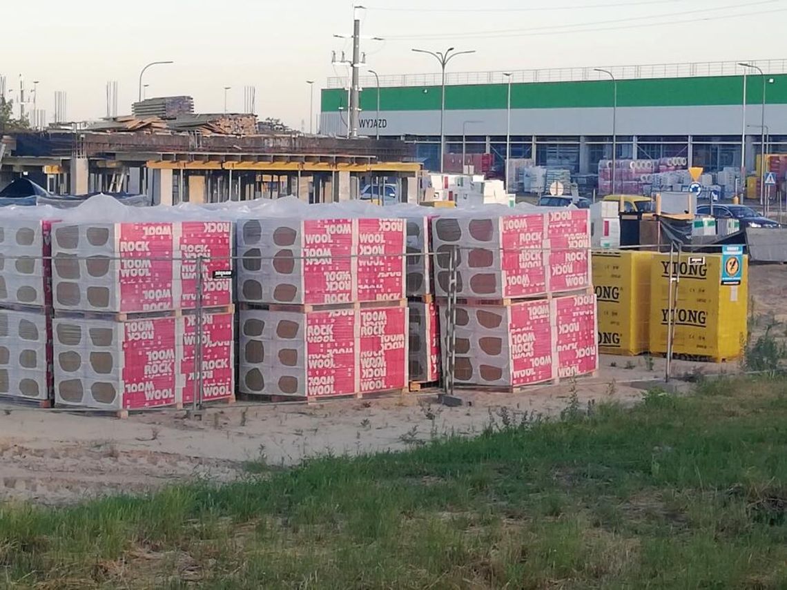 JABŁONNA. Ruszyła budowa KFC przy „łączniku” JABŁONNA. Ruszyła budowa KFC przy „łączniku”