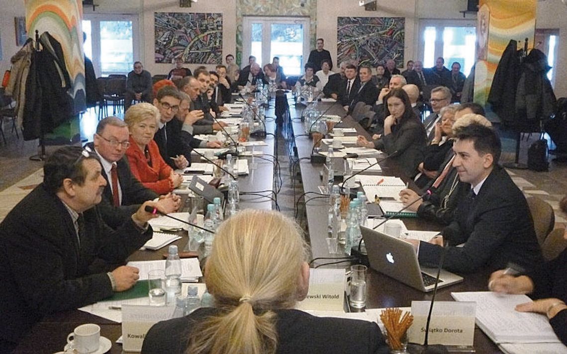 JABŁONNA. Strach w oczach radnych