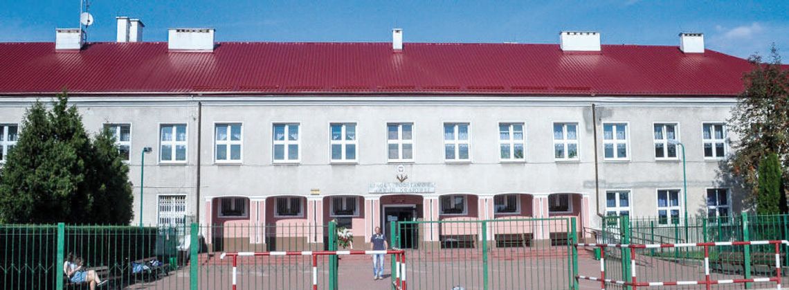 JABŁONNA. Szkoła Podstawowa pod ostrzałem JABŁONNA. Szkoła Podstawowa pod ostrzałem