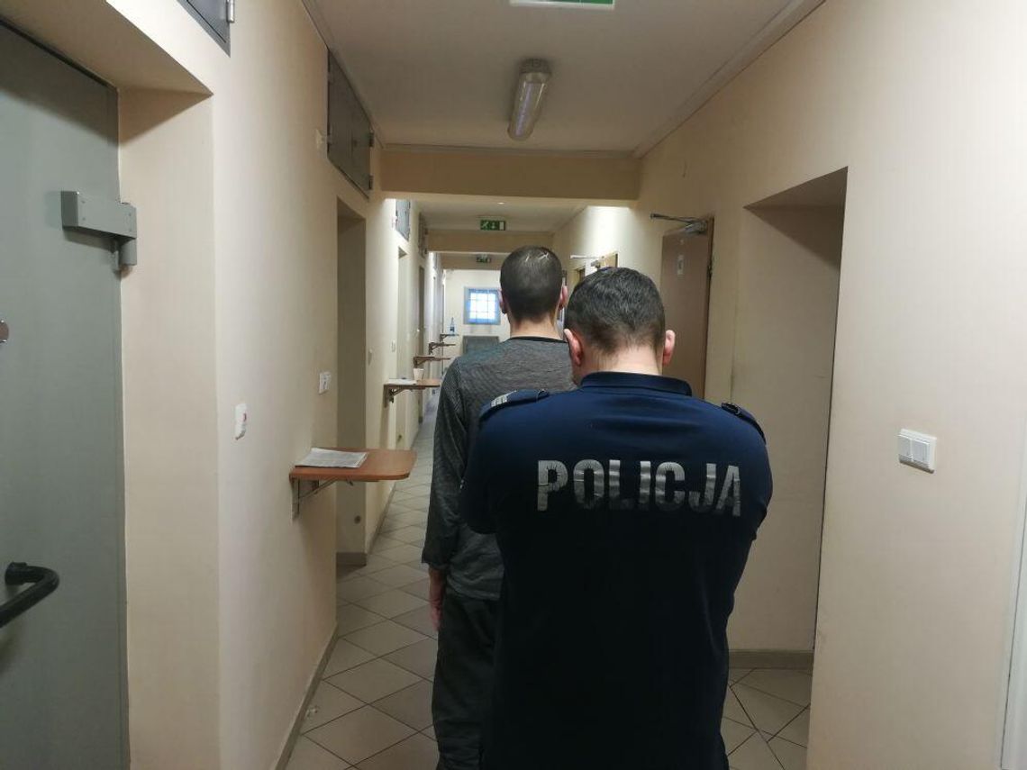 JABŁONNA. Ukradł sprzęt i ciuchy za 700 zł JABŁONNA. Ukradł sprzęt i ciuchy za 700 zł