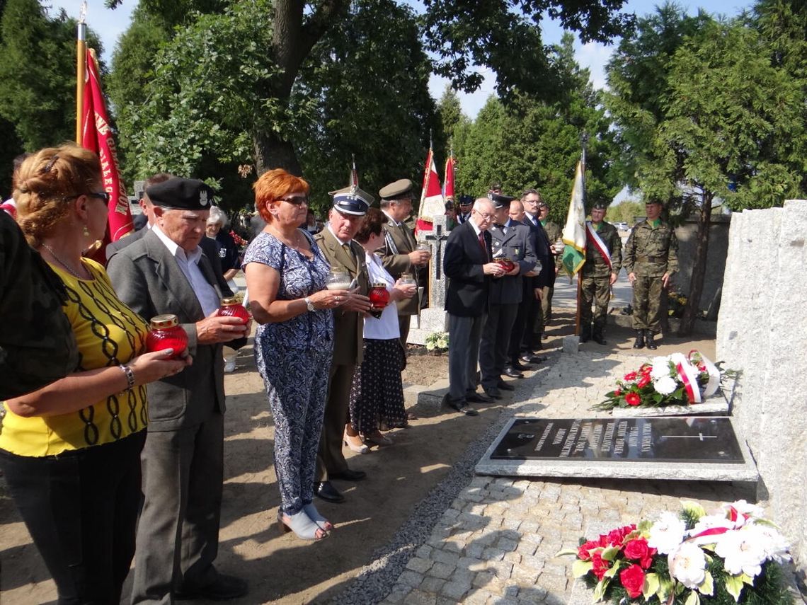 JABŁONNA. Uroczyste odsłonięcie pomnika - mogiły