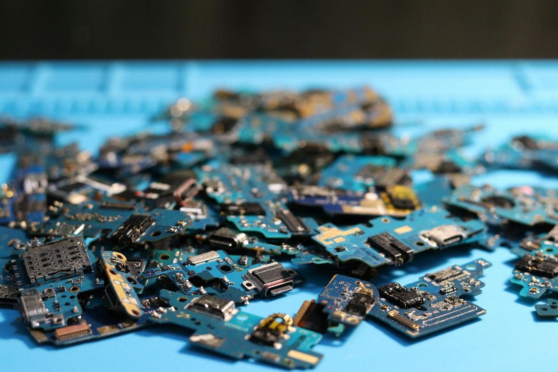 Jak skutecznie pozbyć się uszkodzonych urządzeń elektronicznych — poradnik dla mieszkańców Warszawy