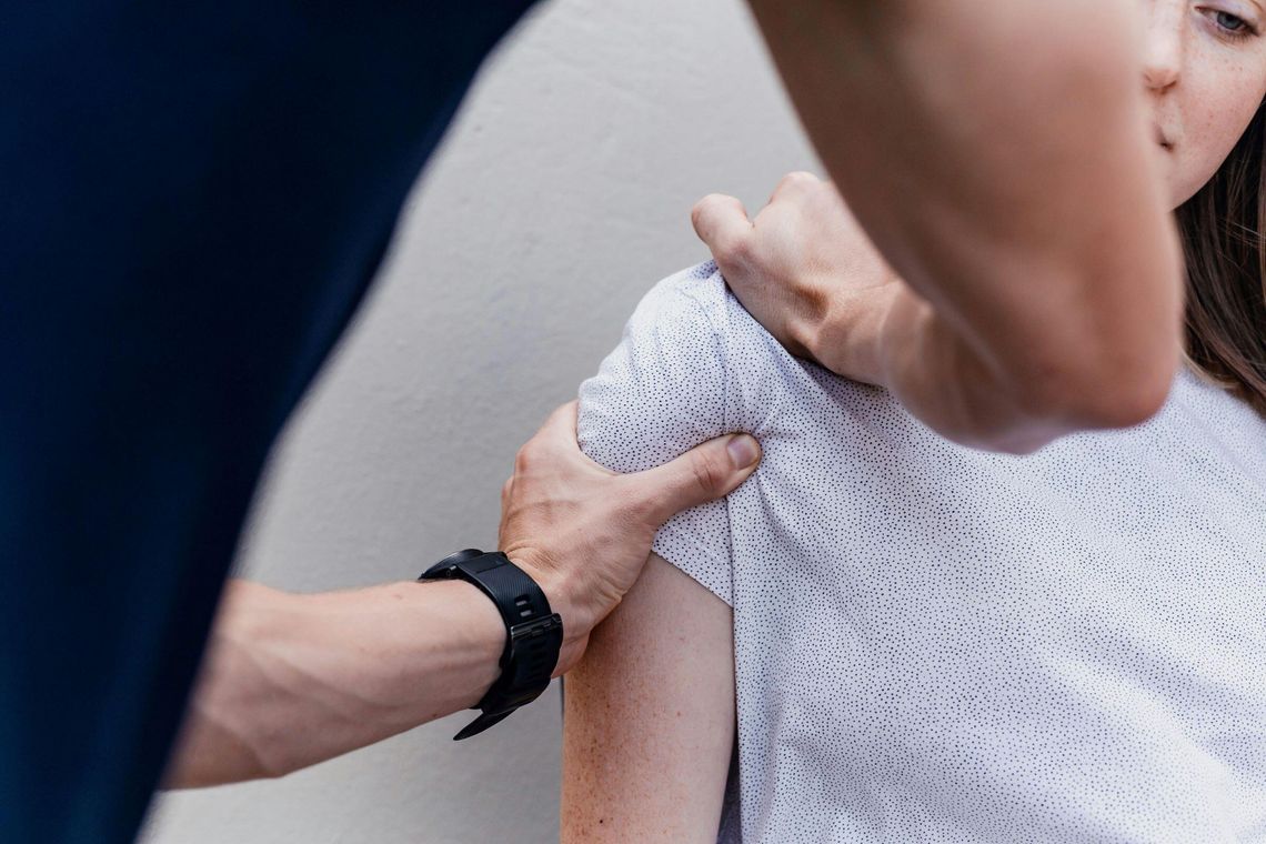 Jak wybrać poradnię rehabilitacyjną — rodzaje terapii, specjalizacje i dostępność usług