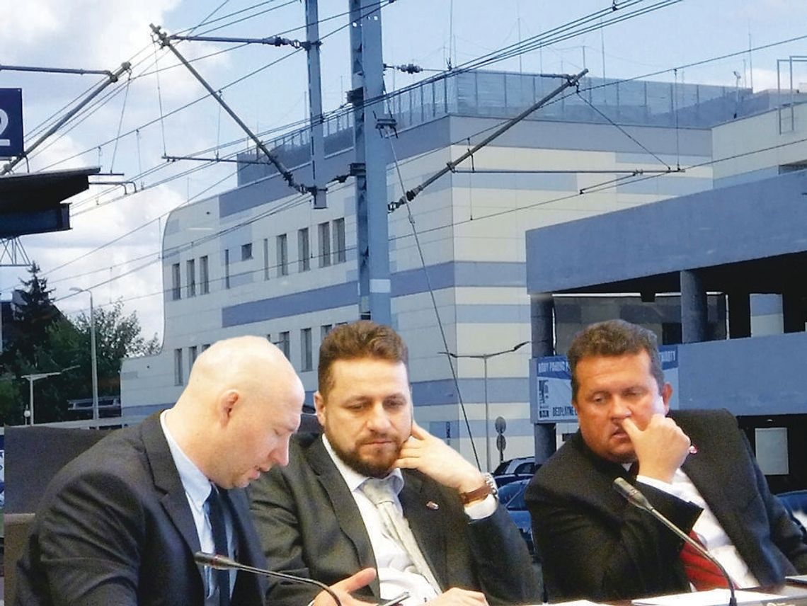 KRÓTKO I NA TEMAT… Dworzec odbija się czkawką
