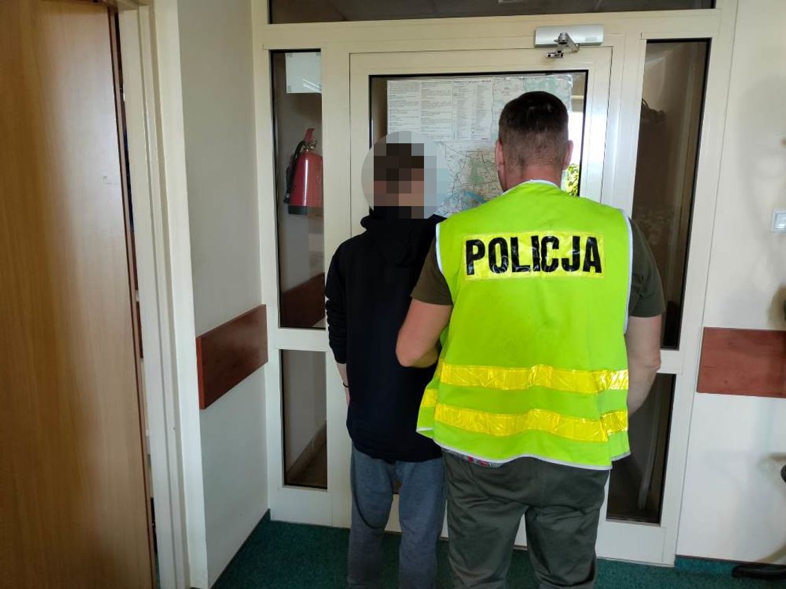 LEGIONOWO. 13-latek przedłużył sobie przepustkę. W plecaku miał metamfetaminę