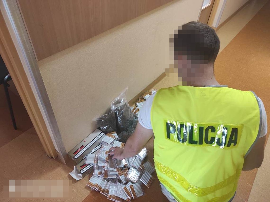 LEGIONOWO. 2540 nielegalnych papierosów znalezione w sklepie osiedlowym LEGIONOWO. 2540 nielegalnych papierosów znalezione w sklepie osiedlowym