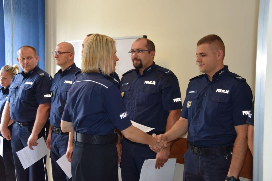 LEGIONOWO. Awanse dla policjantów LEGIONOWO. Awanse dla policjantów