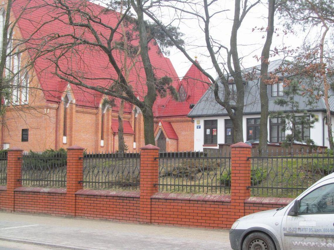 LEGIONOWO. Bójka przy kościele LEGIONOWO. Bójka przy kościele