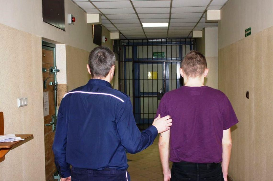LEGIONOWO. Czujni sąsiedzi powstrzymali włamywaczy LEGIONOWO. Czujni sąsiedzi powstrzymali włamywaczy