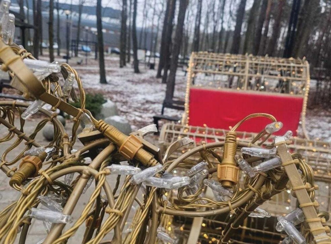 LEGIONOWO. Czy miasto zapomniało o dekoracjach świątecznych?