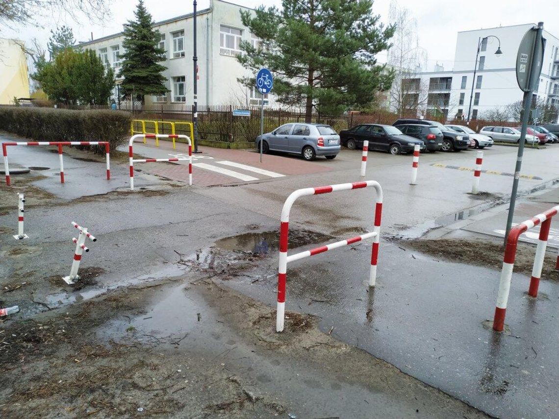 LEGIONOWO. Deptak zamiast zniszczonego chodnika przy SP3? LEGIONOWO. Deptak zamiast zniszczonego chodnika przy SP3?