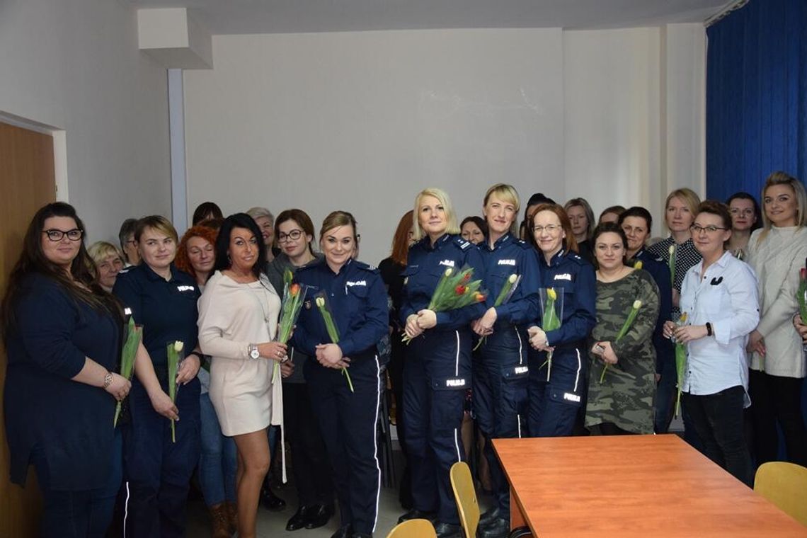 LEGIONOWO. Dzień Kobiet na Komendzie LEGIONOWO. Dzień Kobiet na Komendzie