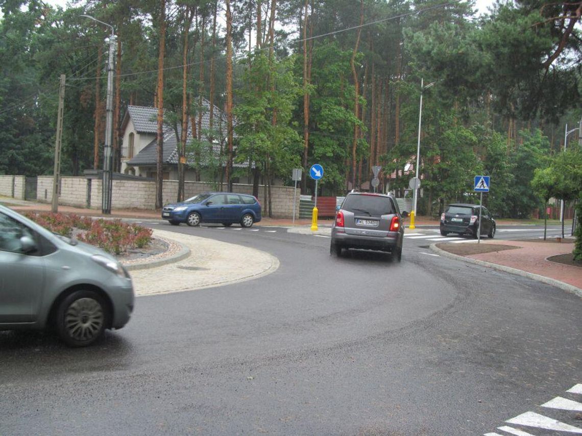 LEGIONOWO. Jutro oficjalne otwarcie ronda przy Al. Róż i Al. Legionów LEGIONOWO. Jutro oficjalne otwarcie ronda przy Al. Róż i Al. Legionów