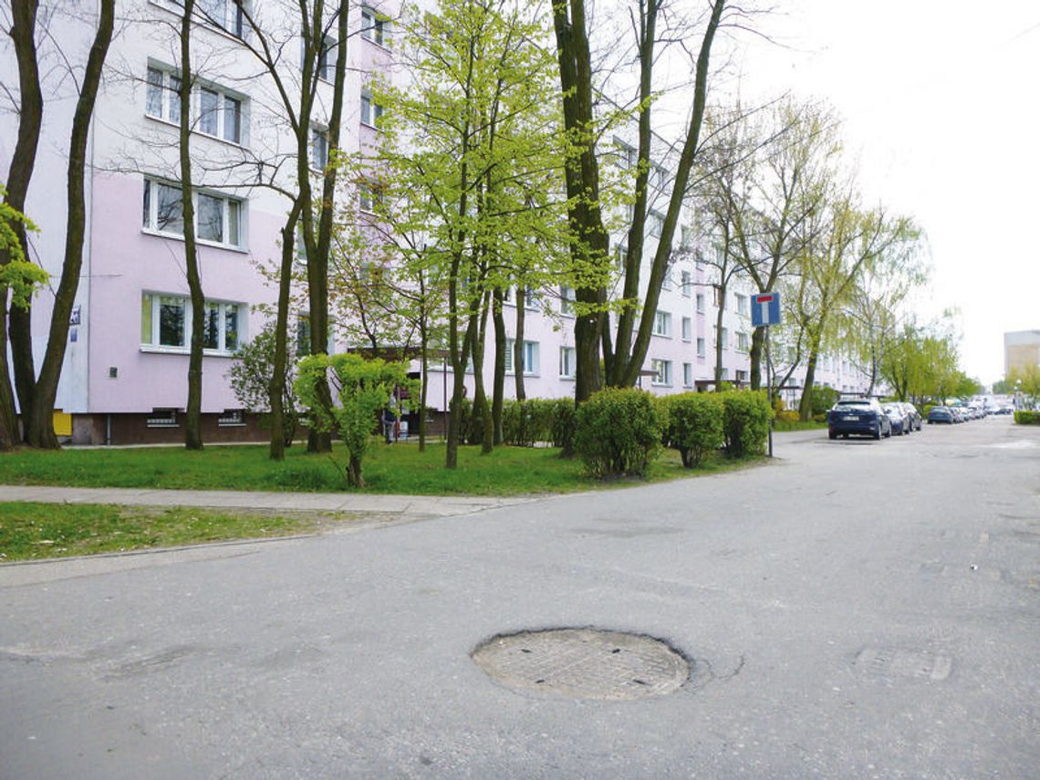 LEGIONOWO. Kanalizacja deszczowa utrudnia im życie LEGIONOWO. Kanalizacja deszczowa utrudnia im życie