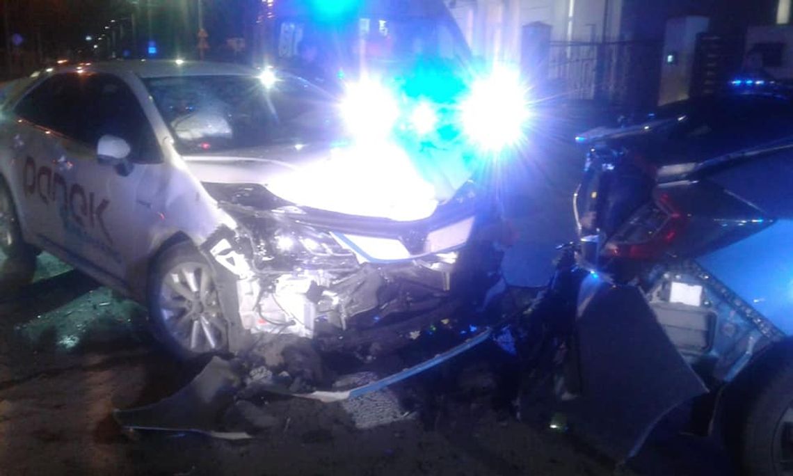 LEGIONOWO. Karambol na Krakowskiej. Toyotą skasował dwa auta
