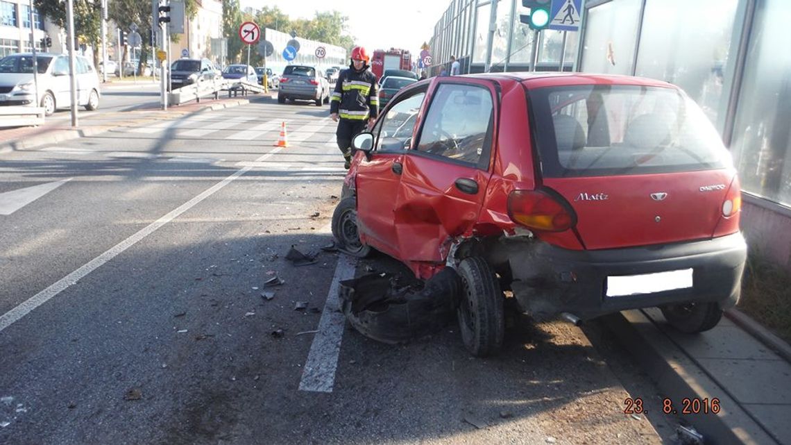 LEGIONOWO. Kolizja przed wiaduktem