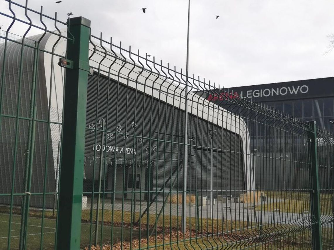 LEGIONOWO. Lodowisko - czynne tylko 2 m-ce w roku? Lodowa Arena zamknięta LEGIONOWO. Lodowisko - czynne tylko 2 m-ce w roku? Lodowa Arena zamknięta