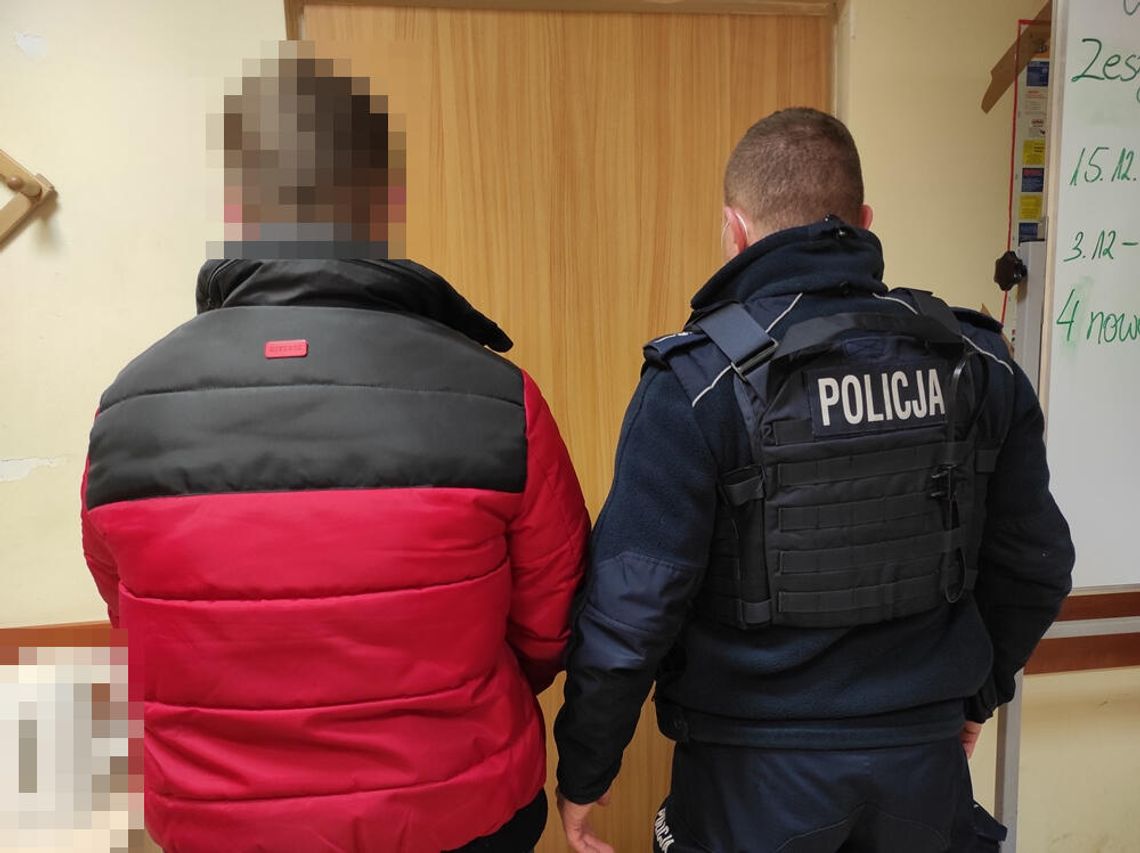 LEGIONOWO. Marihuanę ukrył w spodniach LEGIONOWO. Marihuanę ukrył w spodniach