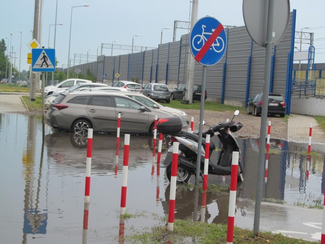 LEGIONOWO. Miasto tonie - skutki nawałnicy LEGIONOWO. Miasto tonie - skutki nawałnicy