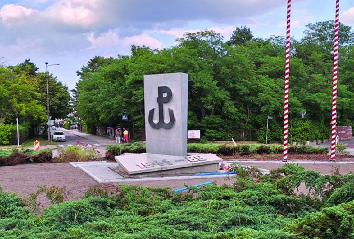 LEGIONOWO. Miejsca pamięci. Pomnik Polski Walczącej ponownie odsłonięty LEGIONOWO. Miejsca pamięci. Pomnik Polski Walczącej ponownie odsłonięty