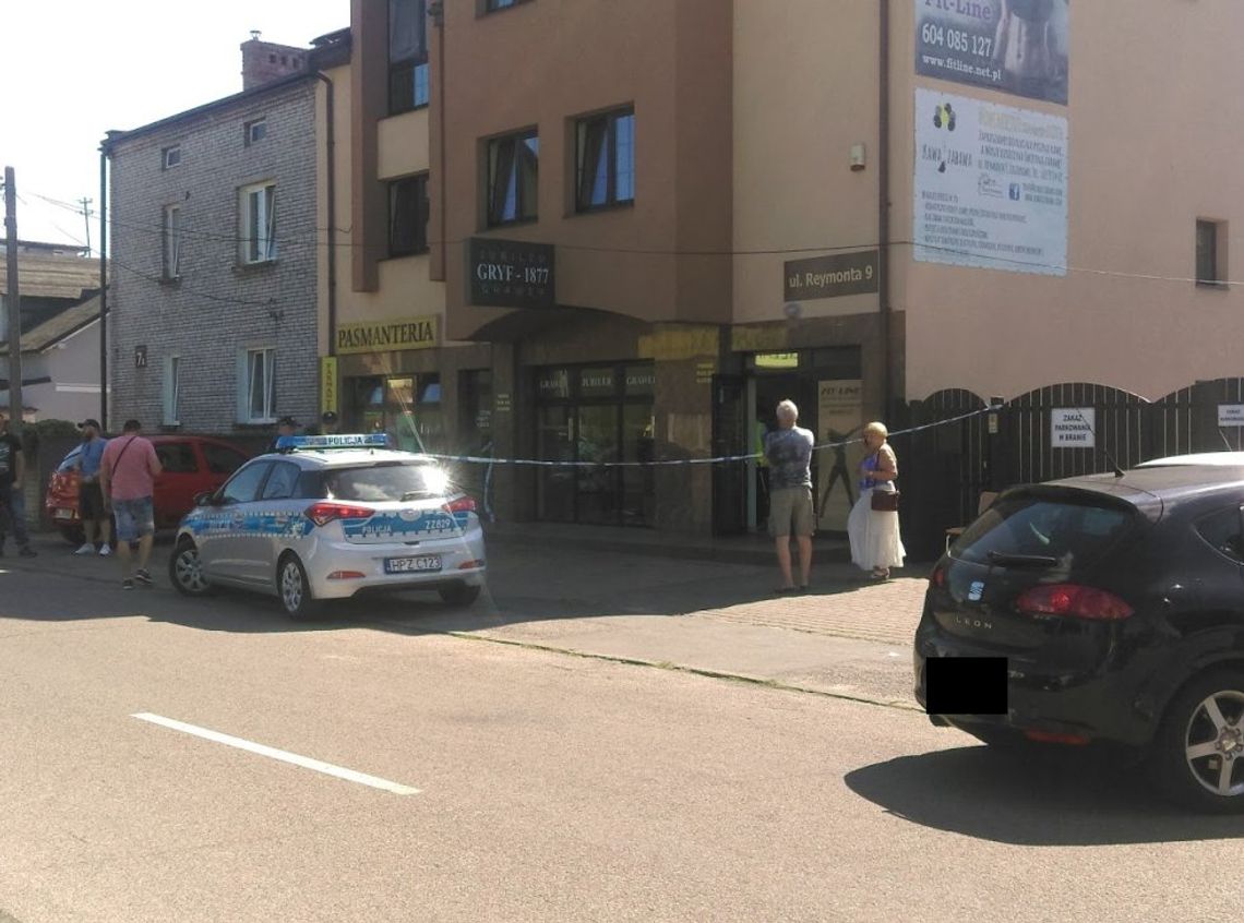 LEGIONOWO. Napad na salon jubilerski na Reymonta - przebieg zdarzenia LEGIONOWO. Napad na salon jubilerski na Reymonta - przebieg zdarzenia