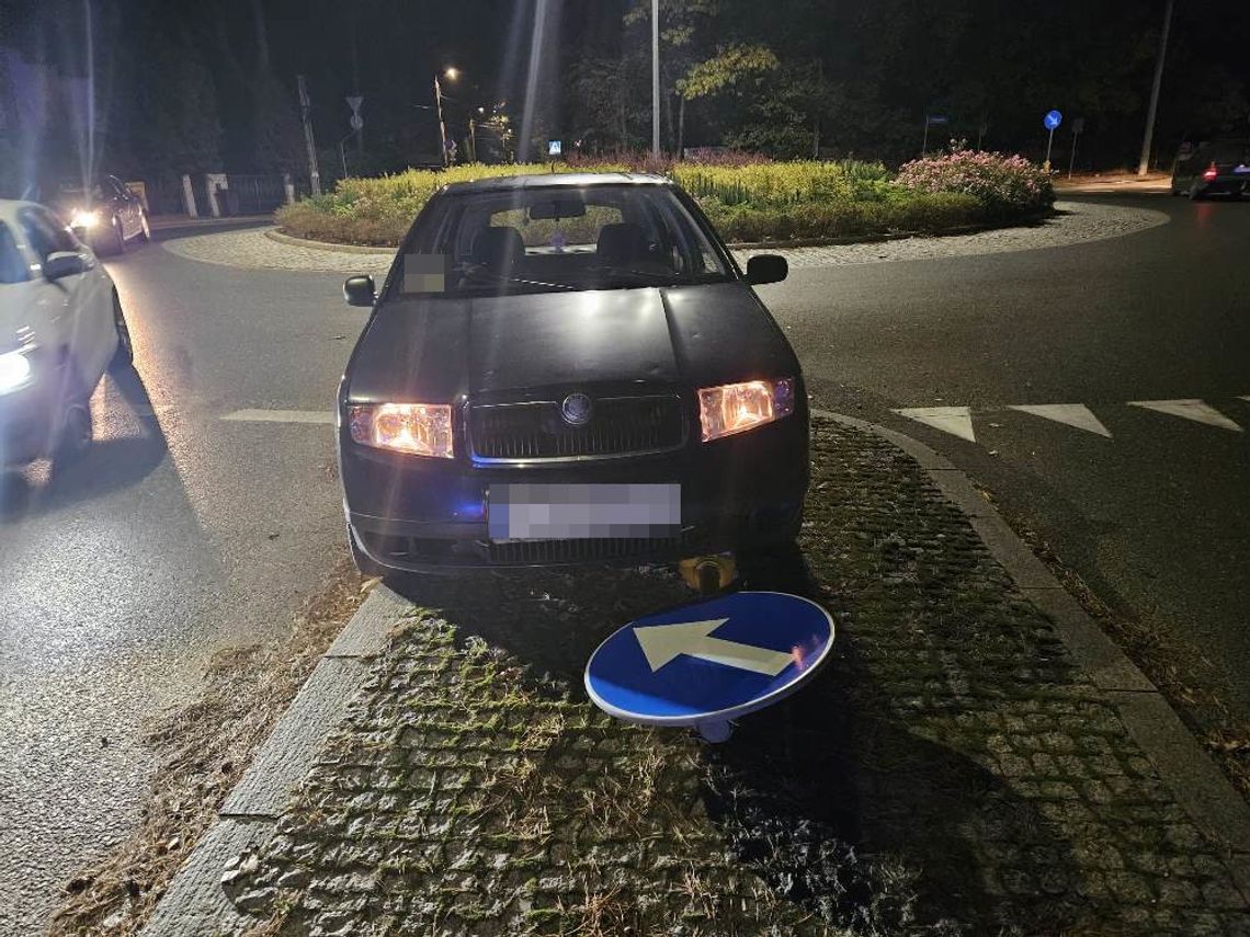 LEGIONOWO. Nie trafił w zjazd na rondzie