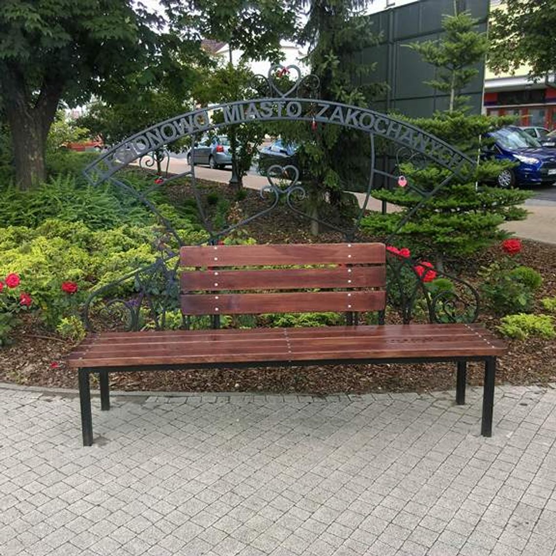 LEGIONOWO. Nowa ławeczka na Rynku LEGIONOWO. Nowa ławeczka na Rynku
