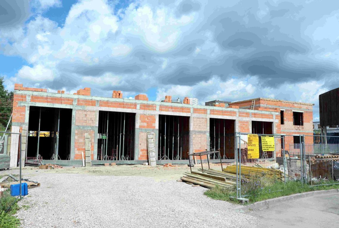 LEGIONOWO. Nowy garaż PWK na terenie punktu zlewnego