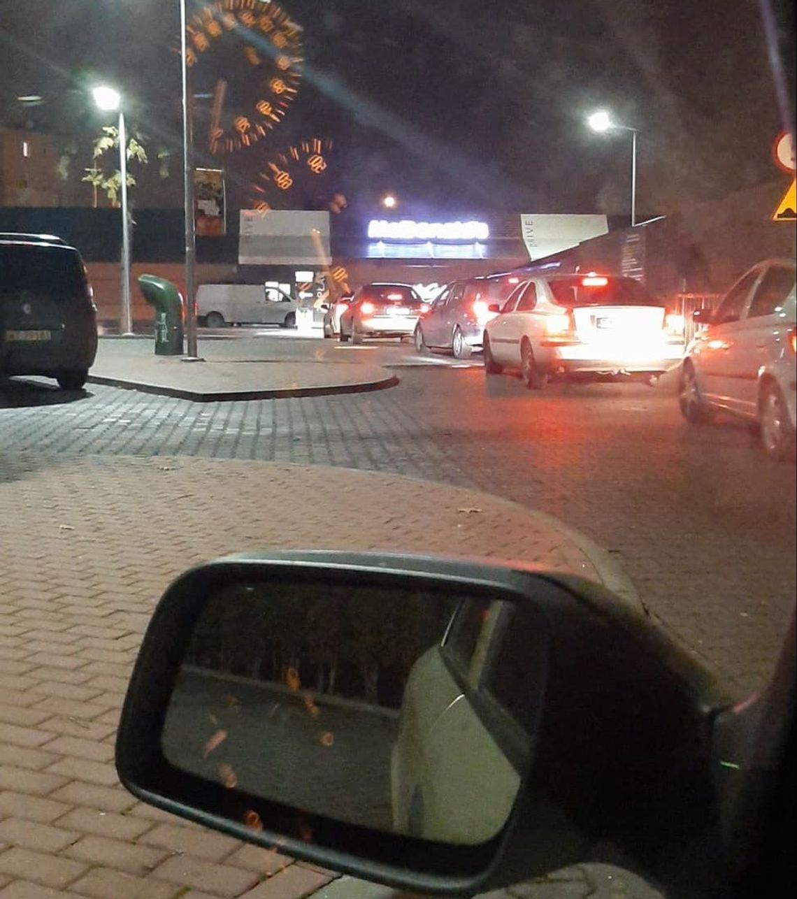 LEGIONOWO. Oblężenie McDonalda w Legionowie! LEGIONOWO. Oblężenie McDonalda w Legionowie!