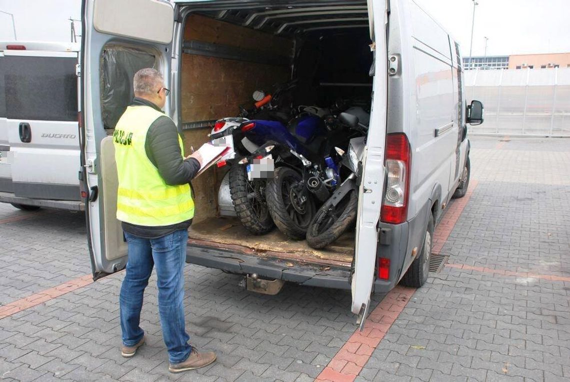 LEGIONOWO. Odzyskali 10 skradzionych motocykli LEGIONOWO. Odzyskali 10 skradzionych motocykli