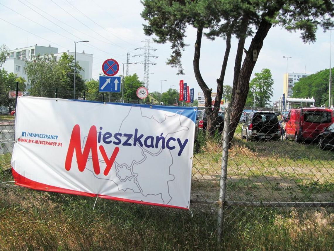 LEGIONOWO. Parking czy komis? LEGIONOWO. Parking czy komis?