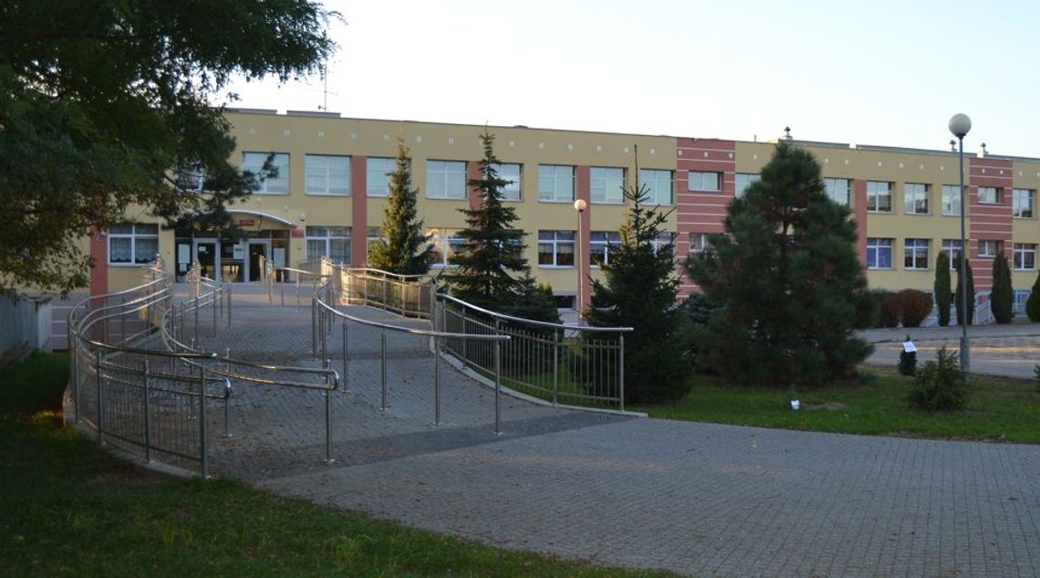LEGIONOWO. Parking na Piaskowej przy SP8 to za mało? LEGIONOWO. Parking na Piaskowej przy SP8 to za mało?