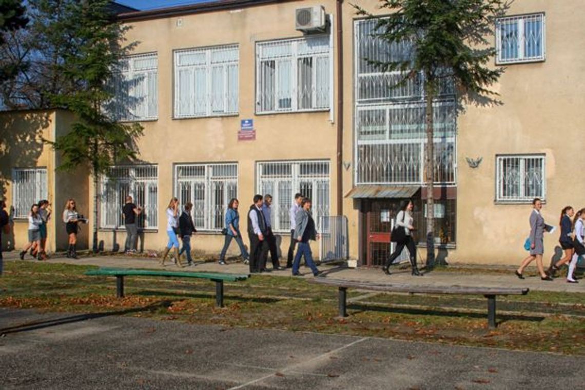 LEGIONOWO. Pechowa szkoła? LEGIONOWO. Pechowa szkoła?