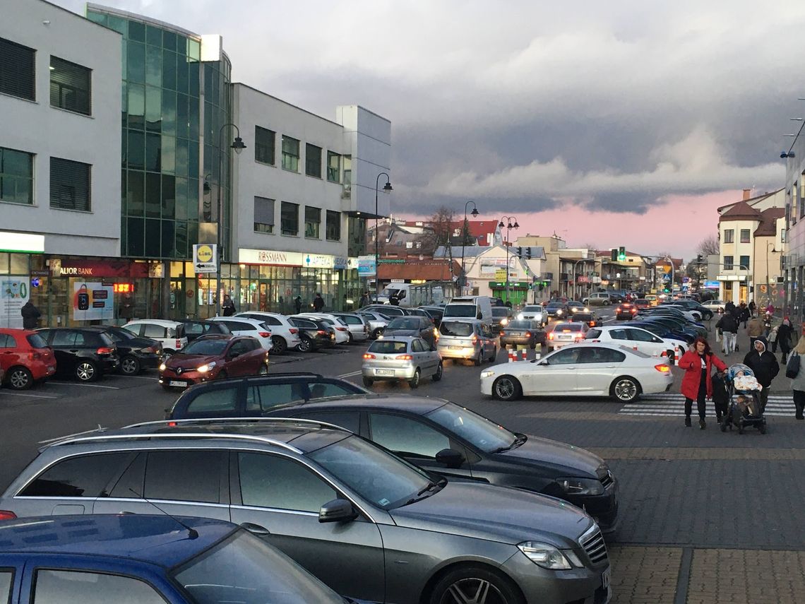 LEGIONOWO. Płatne strefy parkowania w całym Legionowie?