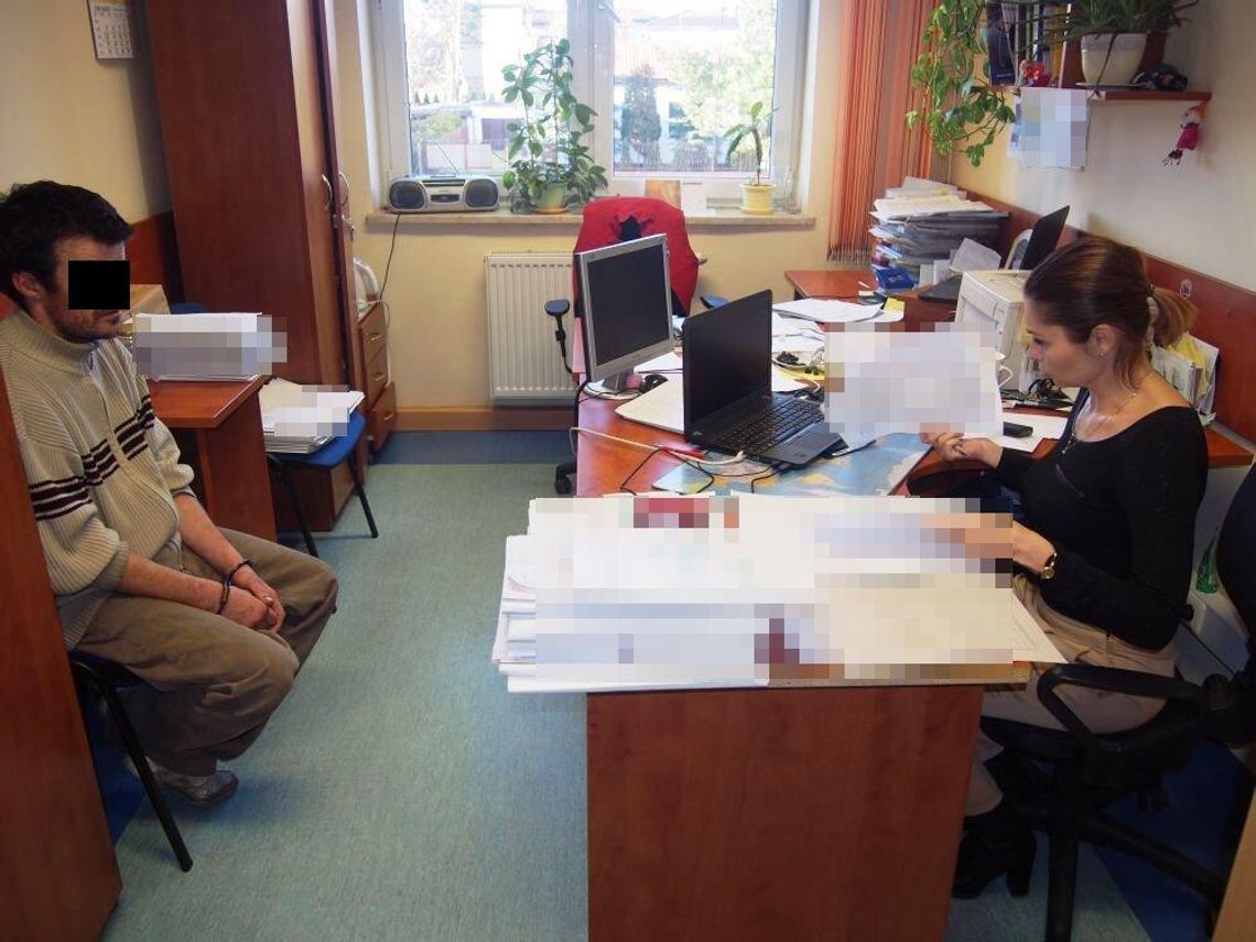 LEGIONOWO. Potrącił kobietę i uciekł LEGIONOWO. Potrącił kobietę i uciekł