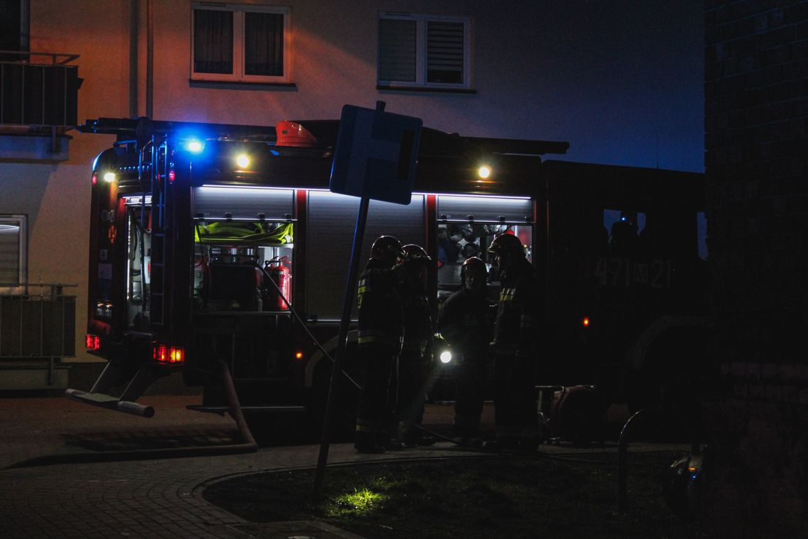 LEGIONOWO. Pożary na Kozłówce, ewakuacja i pogorzelcy LEGIONOWO. Pożary na Kozłówce, ewakuacja i pogorzelcy