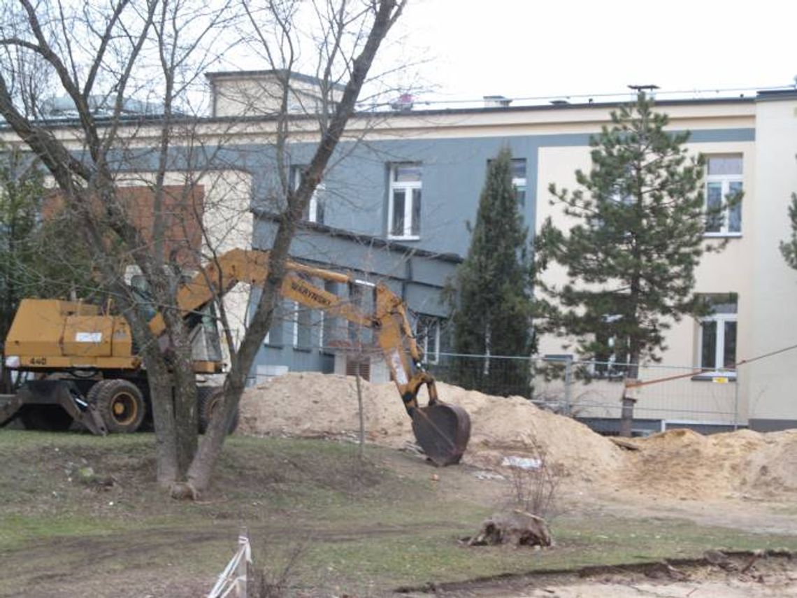 LEGIONOWO. Przebudowa przychodni "na górce" LEGIONOWO. Przebudowa przychodni "na górce"