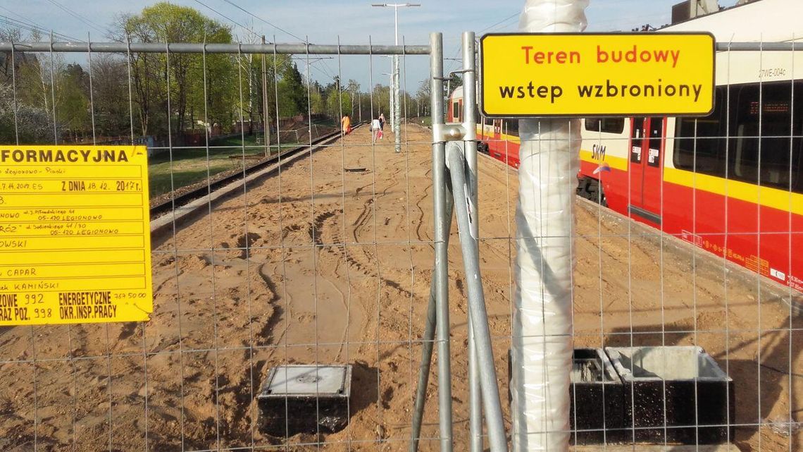 LEGIONOWO. Remont peronu na Piaskach rozpoczęty LEGIONOWO. Remont peronu na Piaskach rozpoczęty
