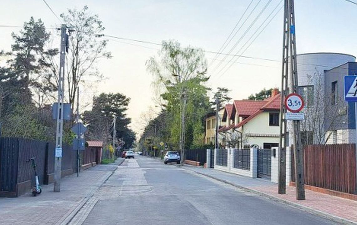 LEGIONOWO. Remont ul. Wrzosowej na odcinku pomiędzy Polną, a Roi.