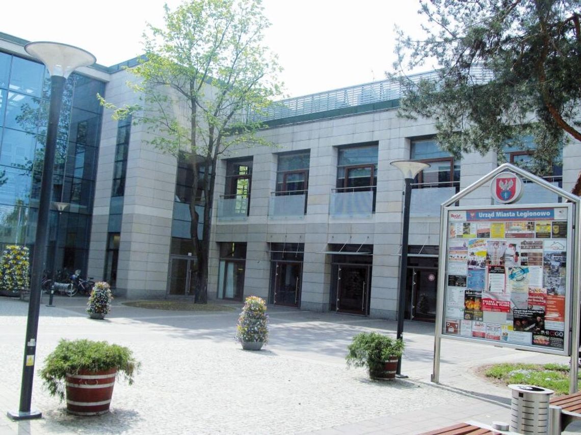 LEGIONOWO. Restauracja Ratusz bez właściciela LEGIONOWO. Restauracja Ratusz bez właściciela