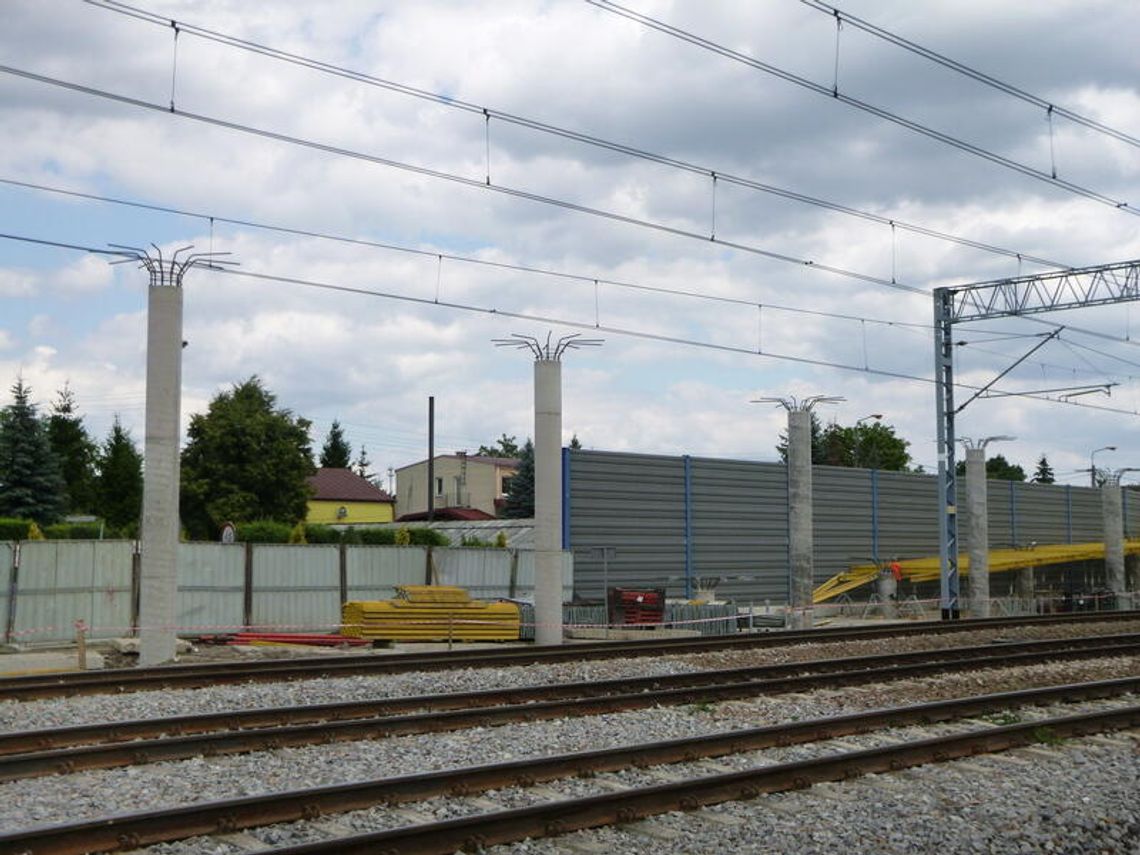 LEGIONOWO. Rośnie kładka LEGIONOWO. Rośnie kładka