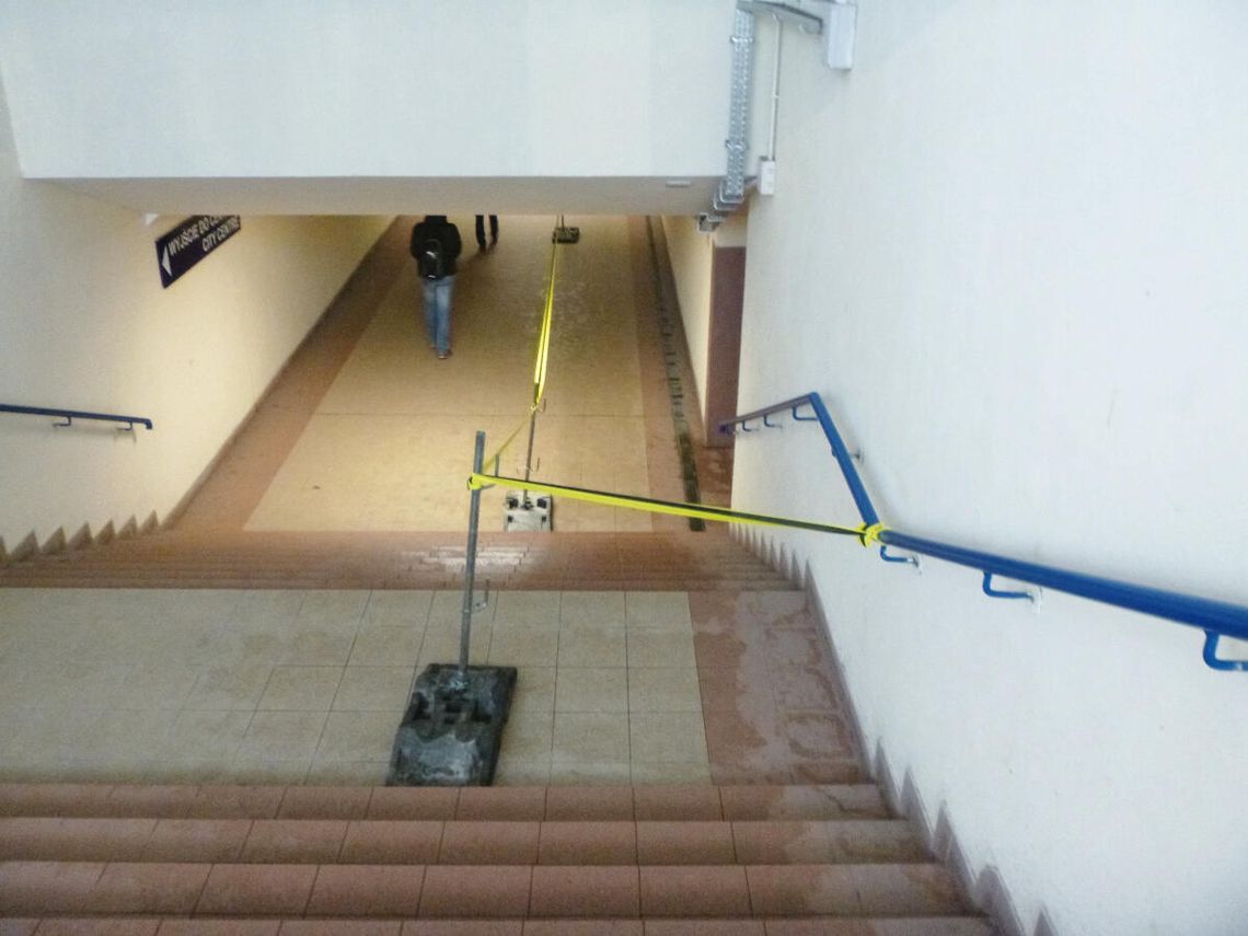 LEGIONOWO. Rowerzyści na wiadukt LEGIONOWO. Rowerzyści na wiadukt