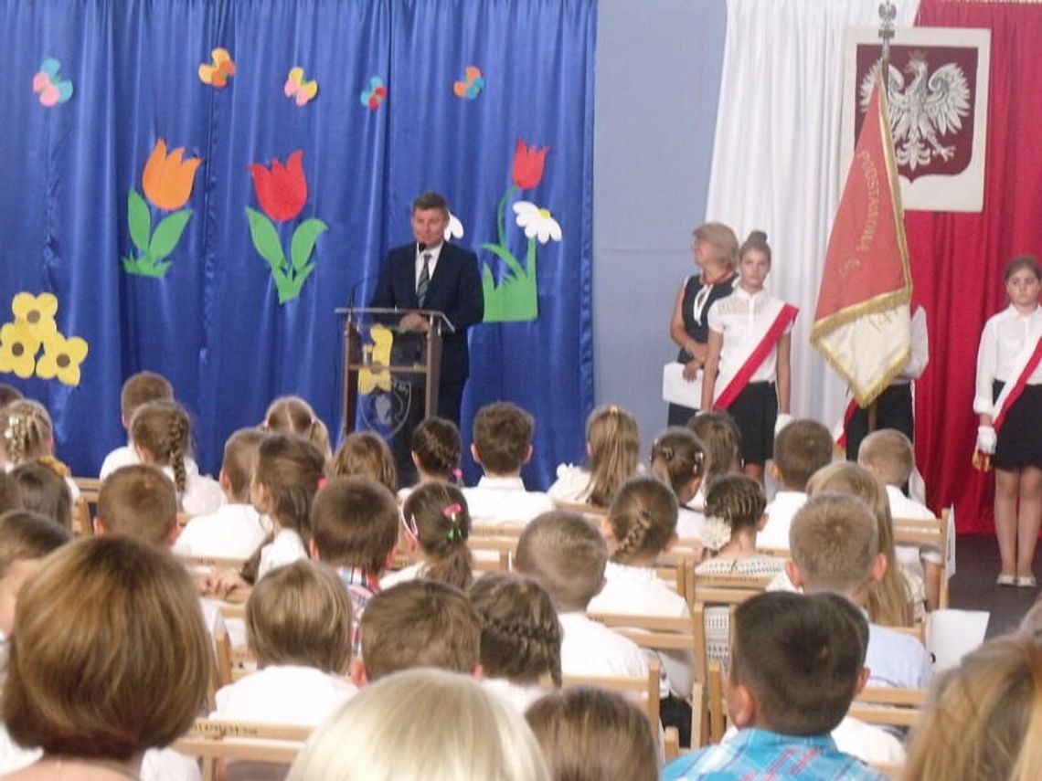LEGIONOWO. Rozpoczęcie roku w ZS nr 1