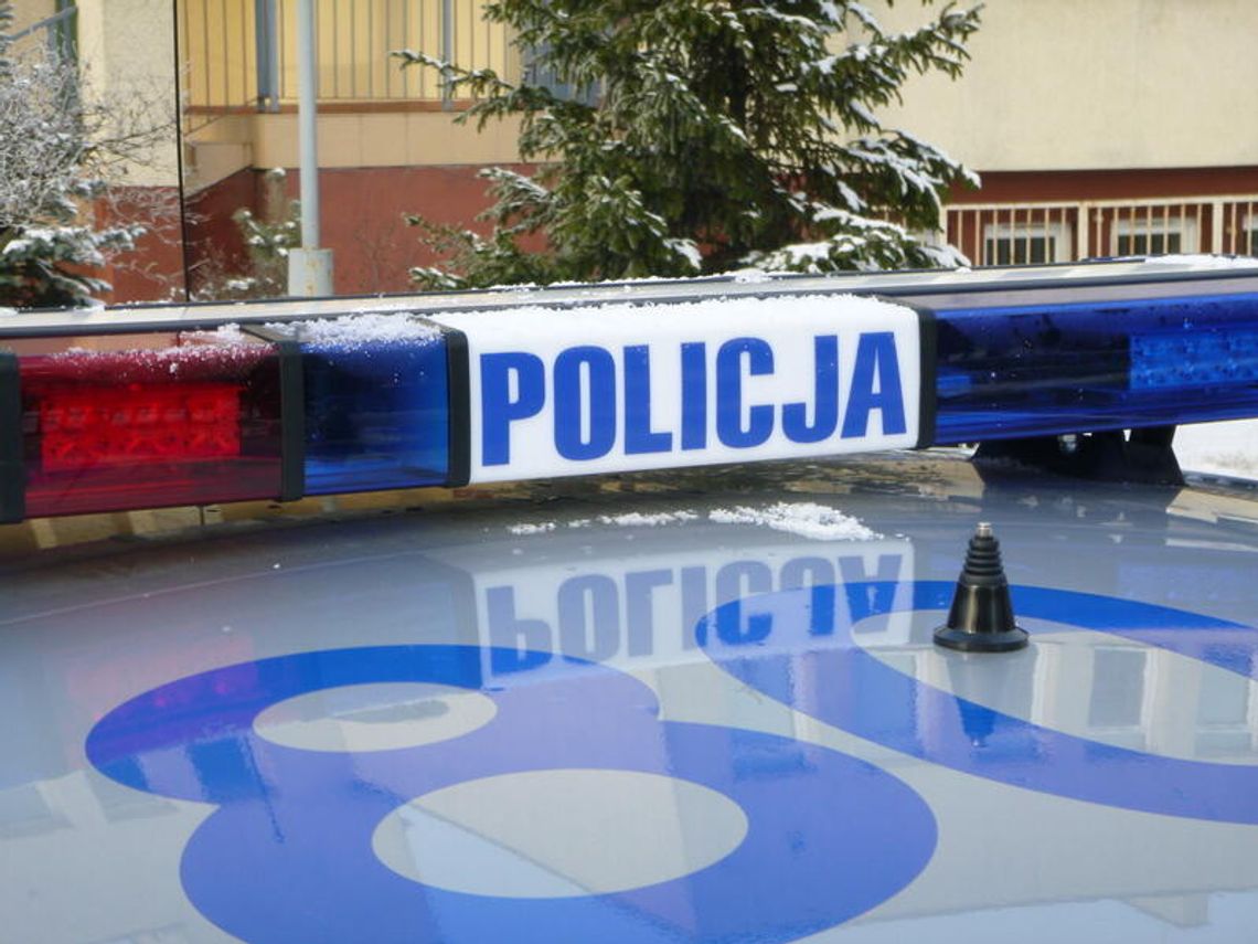 LEGIONOWO. Rzucał butelkami, bił, kopał i wyzywał LEGIONOWO. Rzucał butelkami, bił, kopał i wyzywał