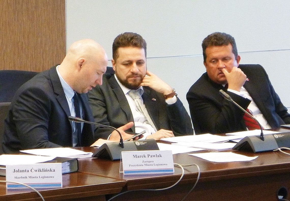 LEGIONOWO. Smogorzewski i Pawlak - nie uzgodnili wspólnej wersji.. LEGIONOWO. Smogorzewski i Pawlak - nie uzgodnili wspólnej wersji..
