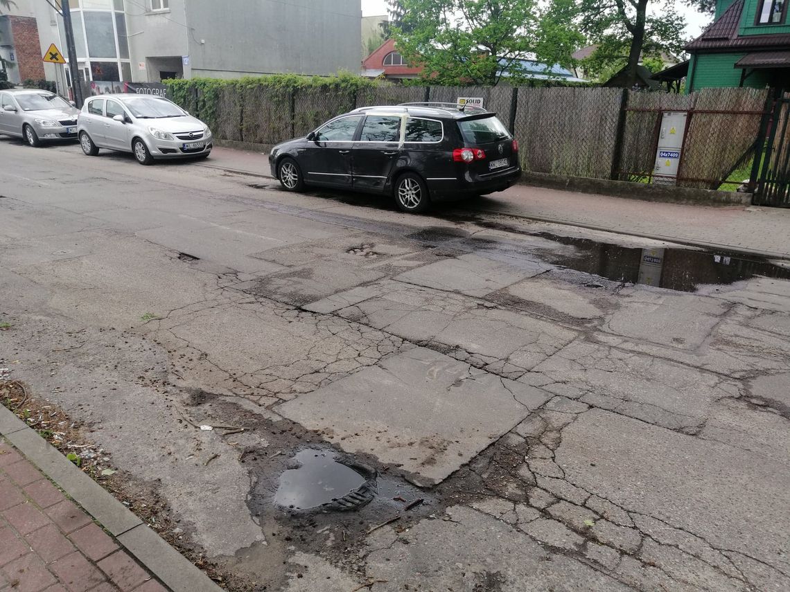 LEGIONOWO. Śnieg zniszczył, miasto naprawi LEGIONOWO. Śnieg zniszczył, miasto naprawi