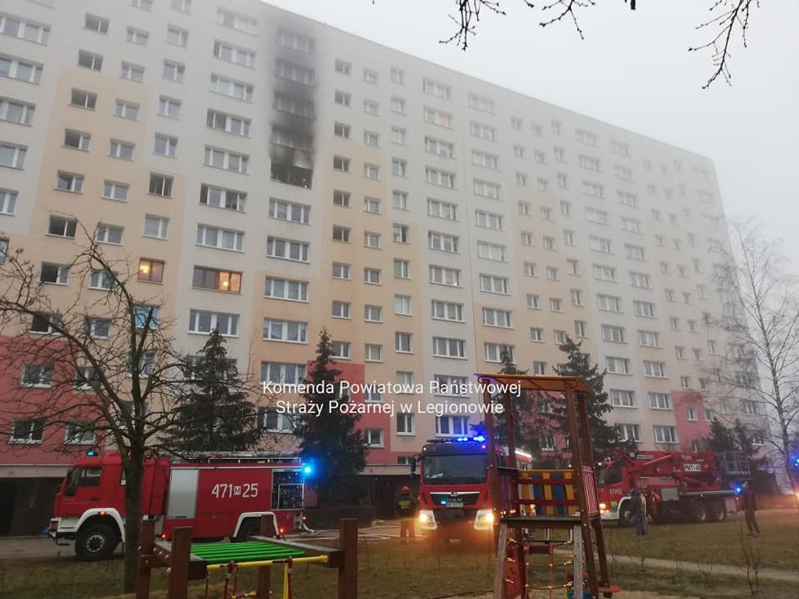 LEGIONOWO. Spłonęło mieszkanie w bloku przy Królowej Jadwigi LEGIONOWO. Spłonęło mieszkanie w bloku przy Królowej Jadwigi